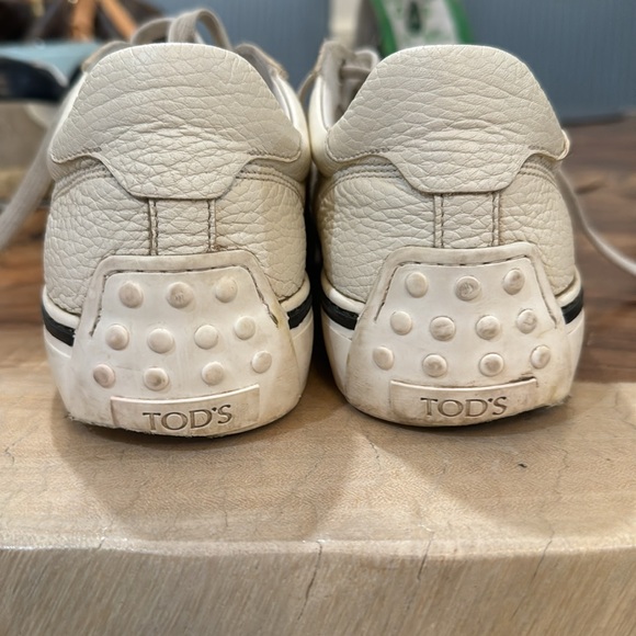 Tods white leather sneakers size 7 1/2 US, size 6.5 in tods. Good condition used - Picture 3 of 6